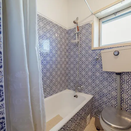 Downtown Classic With Terrace By Vacationy Apartment Porto