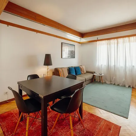 Downtown Classic With Terrace By Vacationy * Porto