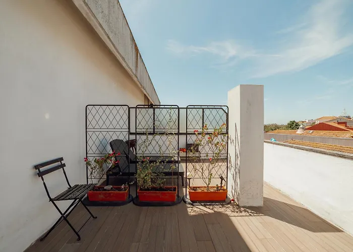 Downtown Classic With Terrace By Vacationy * Porto