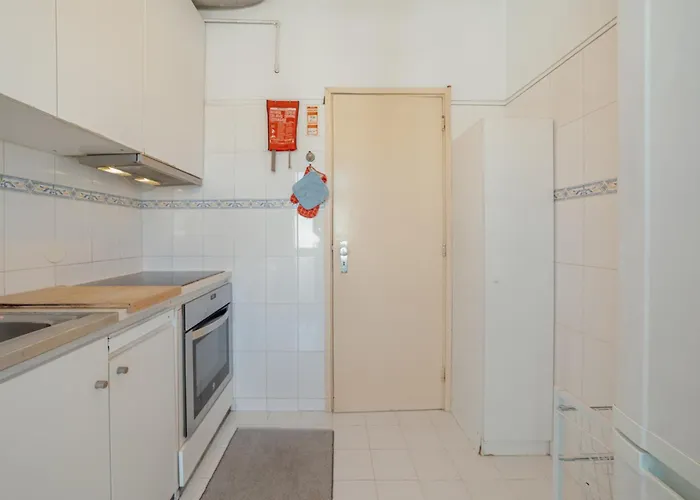 Downtown Classic With Terrace By Vacationy דירה