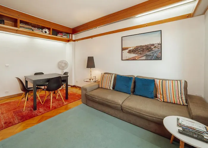 דירה Downtown Classic With Terrace By Vacationy *