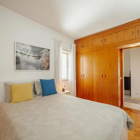 Downtown Classic With Terrace By Vacationy Porto